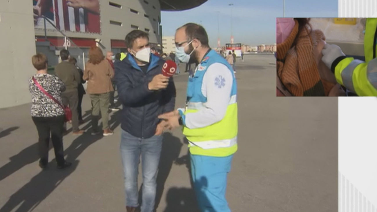 El Wanda sigue vacunando a más de 6.000 personas al día: “Necesitamos una lluvia de dosis”