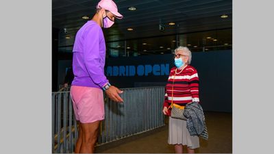 Manuela, de 93 años, cumple su sueño de conocer a Nadal