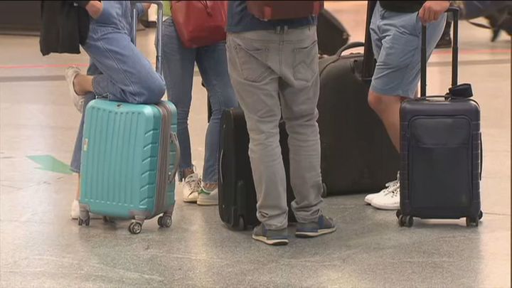 El trasiego de maletas vuelve a ser protagonista en Atocha