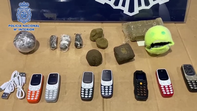 Detenido un expreso por lanzar bolas de tenis con hachís y móviles al patio de la cárcel de Alcalá Meco