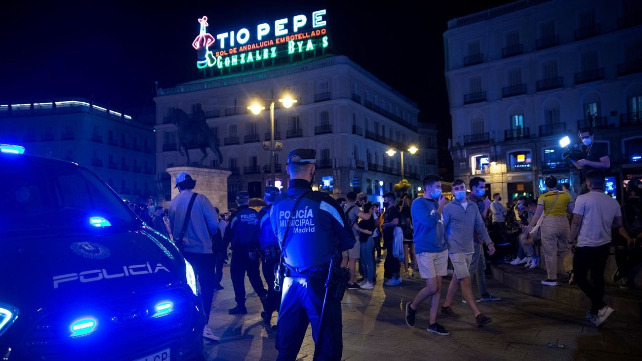 El Gobierno pide el toque de queda en Madrid y ofrece ayuda a los alcaldes para evitar el "libertinaje"