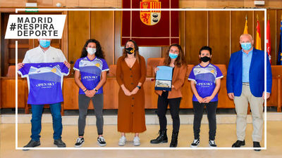 Futbolellas CFF, agasajadas en el Ayuntamiento de Torrejón por ascenso a Preferente