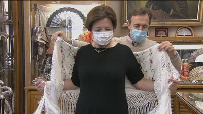 Balcones decorados y los mantones de manila más castizos para seguir la tradición en San Isidro