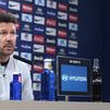 Simeone: "Debemos olvidarnos de los árbitros"