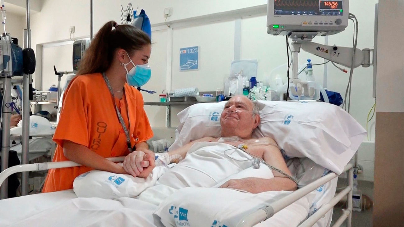 La enfermería se reivindica en el trabajo colectivo de la sanidad: "los héroes están siempre en un equipo"