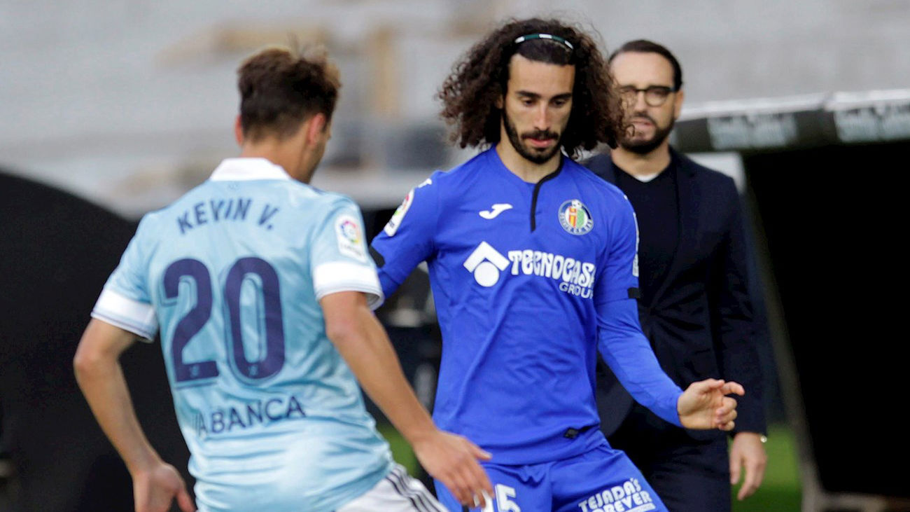 Cucurella ante el Celta