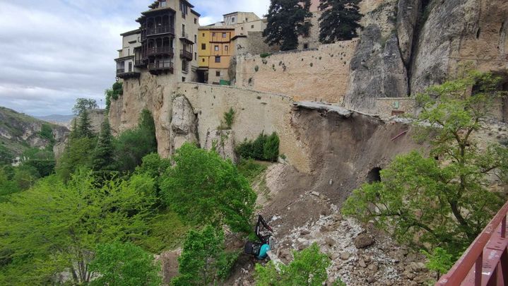 Muro de la calle Canónigos de acceso a las Casas Colgadas de Cuenca / TELEMADRID