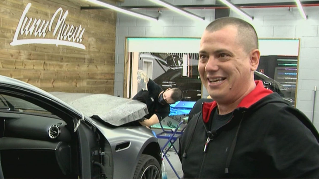 Conocemos al rey del tunning en Madrid: Transforma coches de actores y futbolistas