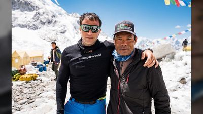 Unos 40 alpinistas españoles, atrapados en Nepal