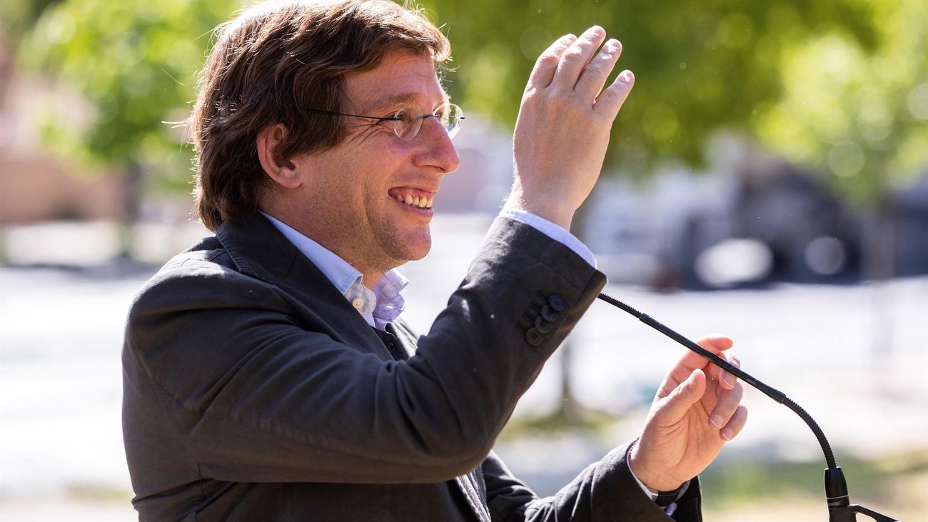 Almeida: “No nos dimos cuenta de que estábamos como alcalde y delegada y la confianza nos traicionó”