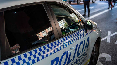 Detenida una pareja por allanar la casa de su tía anciana y agredirla en la calle Montera