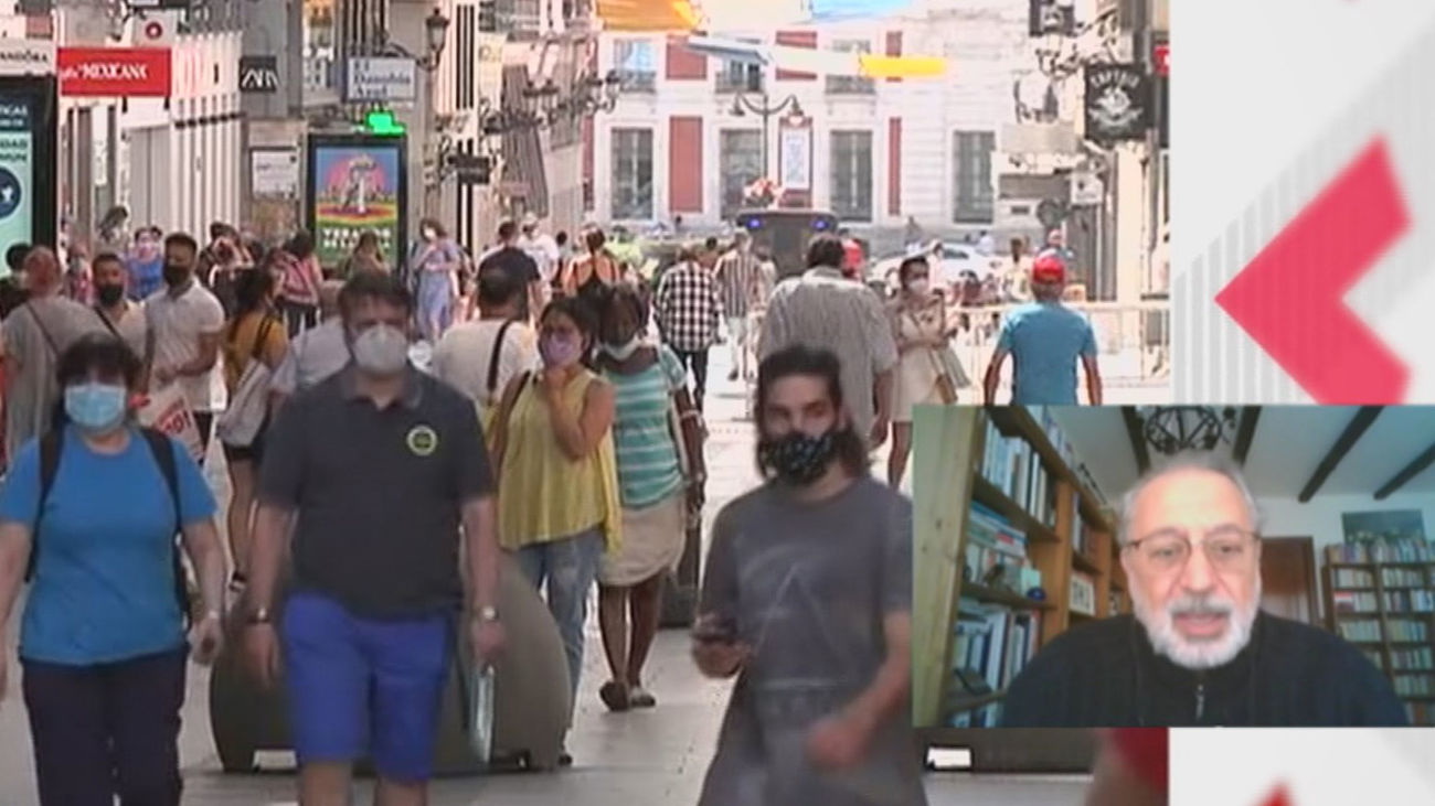 López Acuña, epidemiólogo : "Ninguna de las cifras ha mostrado que el aeropuerto de Barajas sea un coladero”