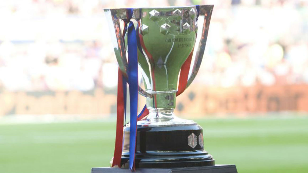 La RFEF entregará este domingo la copa al Atlético si es campeón de Liga