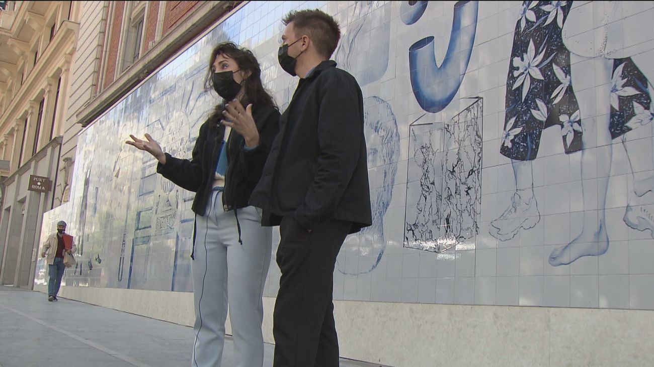 Arte urbano en plena Gran Vía: Un gran mural con azulejos adorna el Palacio de la Música