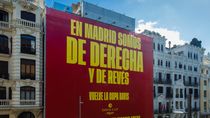 "En Madrid somos de derecha y de revés", la polémica publicidad de la Copa Davis en Gran Vía