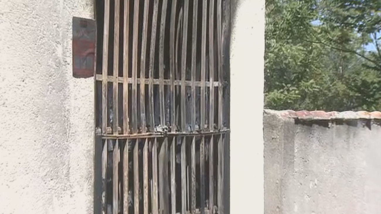 Atacan con un cóctel molotov un local de ‘Hogar Social Madrid’ en Fuencarral