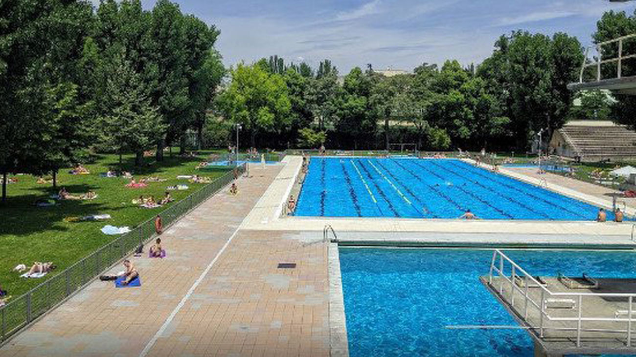 Abren 17 piscinas municipales con jornada