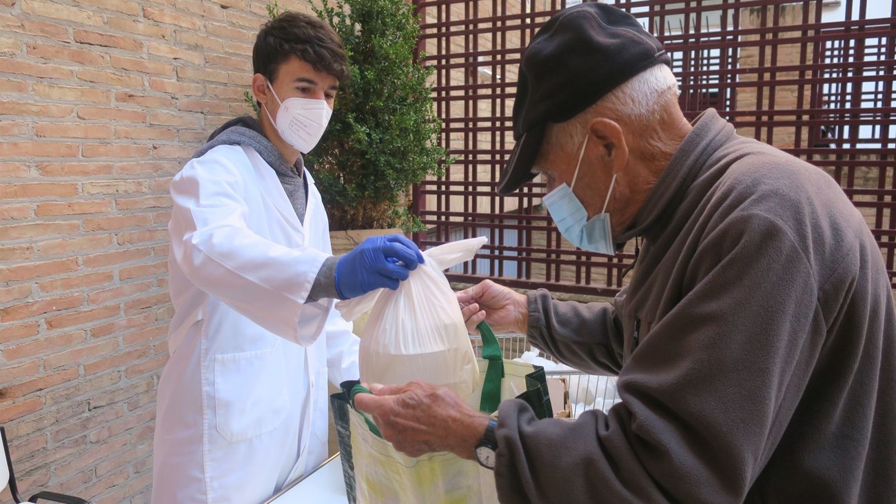 Decae el estado de alarma pero no la necesidad de ayuda a buena parte de los madrileños