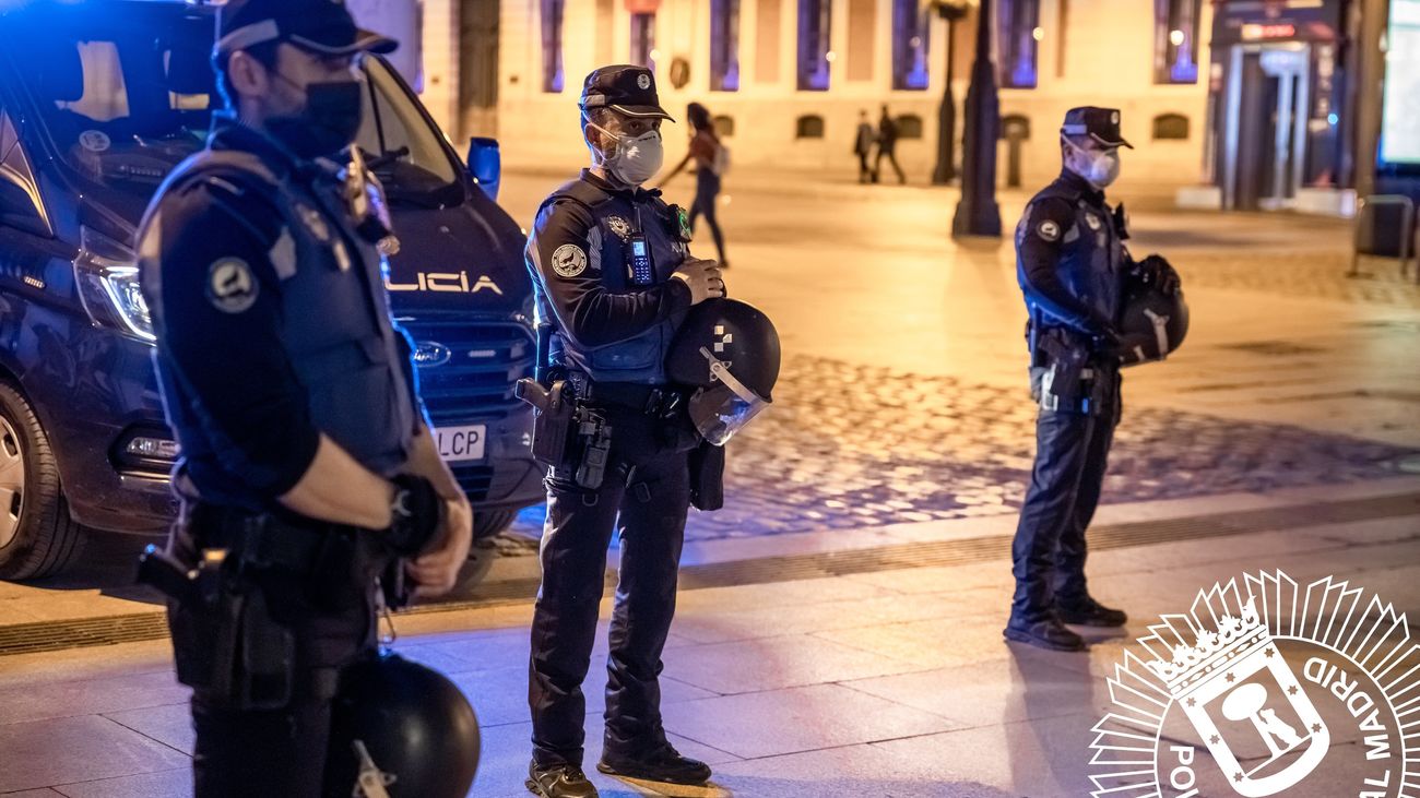 La Policía Municipal de Madrid realizó la pasada madrugada más de 450 intervenciones por aglomeraciones