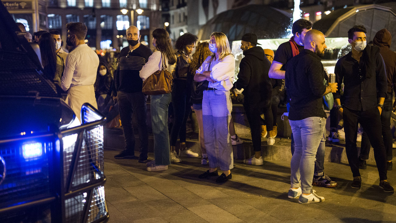 Jóvenes en la Puerta del Sol el pasado sábado