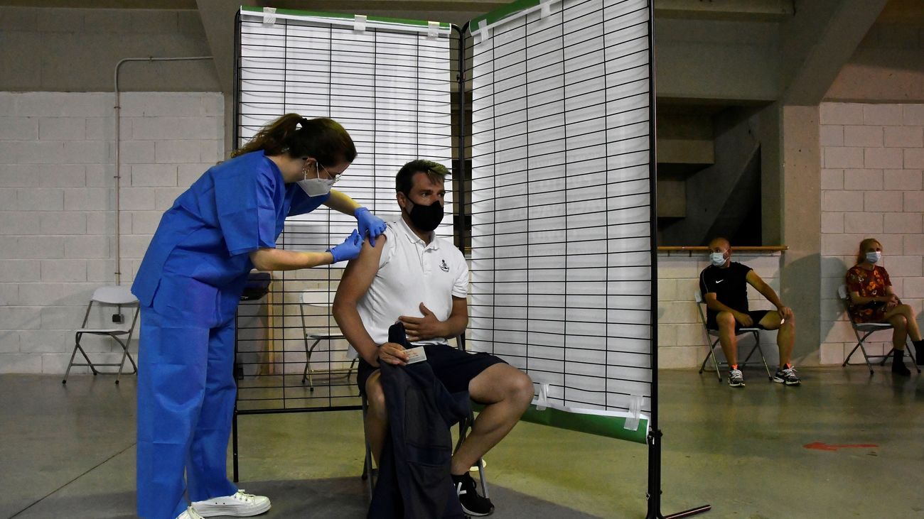 Madrid arranca la semana fuera del riesgo extremo por primera vez en 50 días