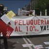 El sector de peluquería y estética reclama frente al Congreso una bajada del IVA al 10%