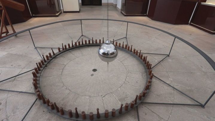 Péndulo de Foucault del Real Observatorio de Madrid / Redacción