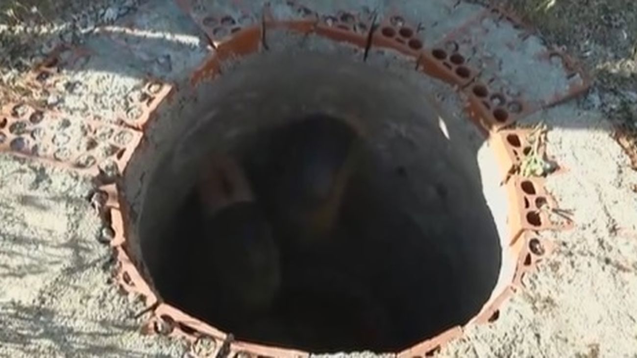 Los vecinos de Arroyo Culebro denuncian la peligrosidad de una nave abandonada