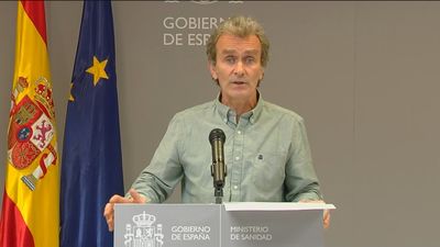 Simón cree que "muy pronto" se podrán retirar las mascarillas en exteriores