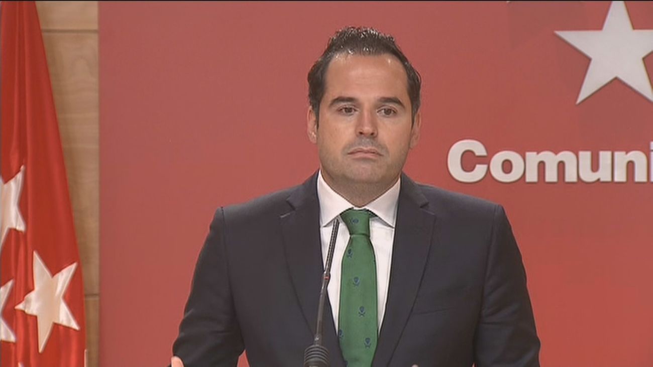 Arrimadas agradece a Aguado su entrega "al servicio de los madrileños"