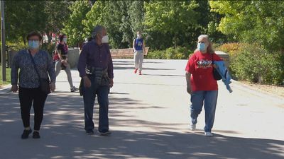 Las palabras de Simón animan a los madrileños a creer que pronto dejaremos de usar las mascarillas en el exterior