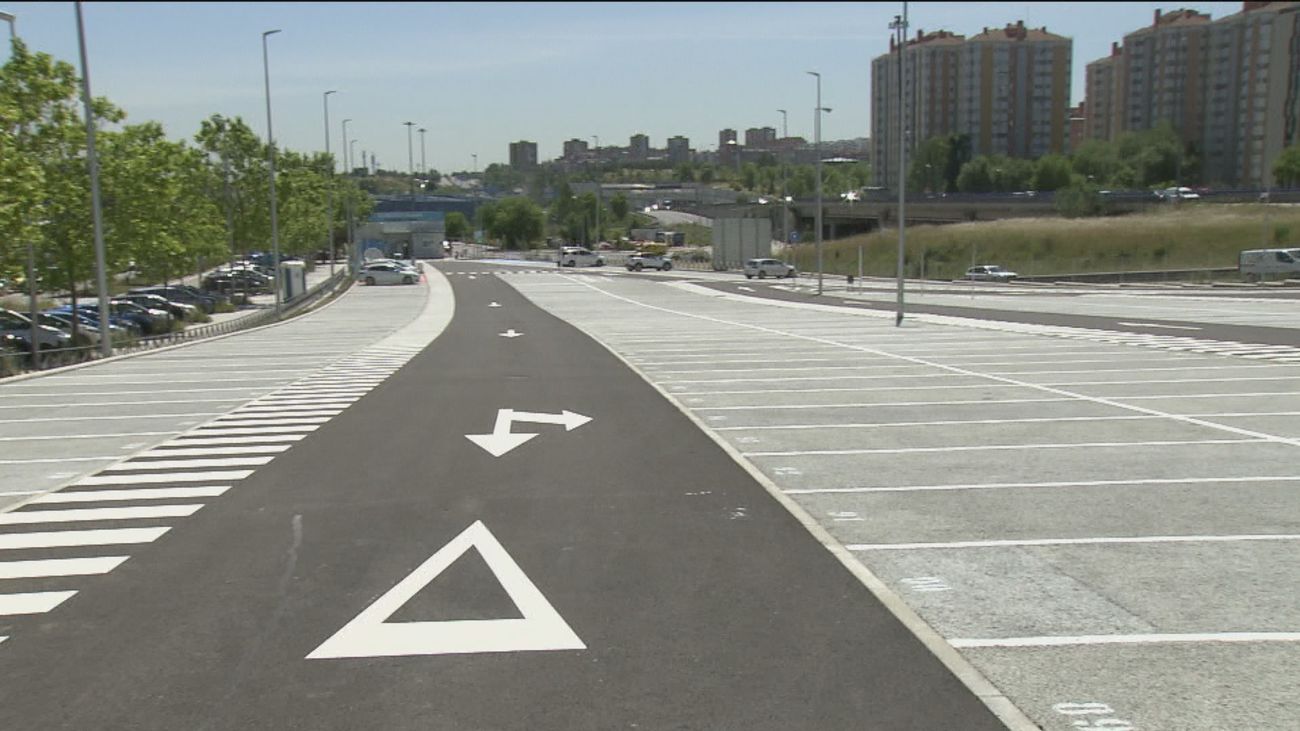 Entra en funcionamiento el aparcamiento disuasorio de Fuente de la Mora