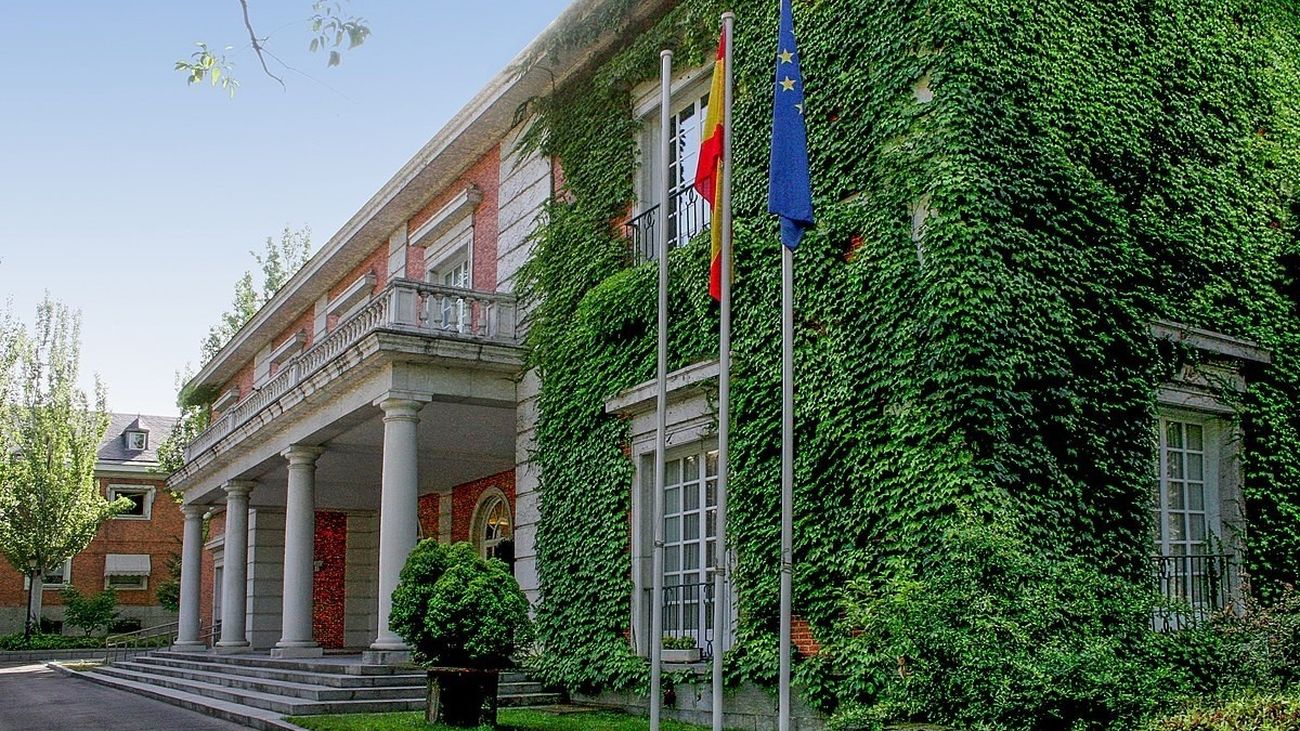 Sánchez cancela su viaje a París por la crisis migratoria