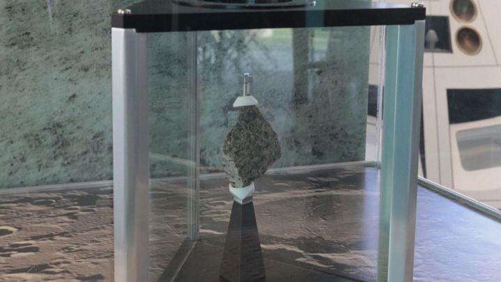 Roca lunar del Centro de Comunicaciones del Espacio Profundo / Redacción