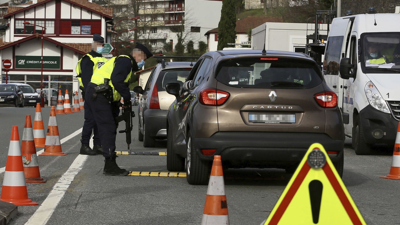 Control fronterizo de gendarmes franceses