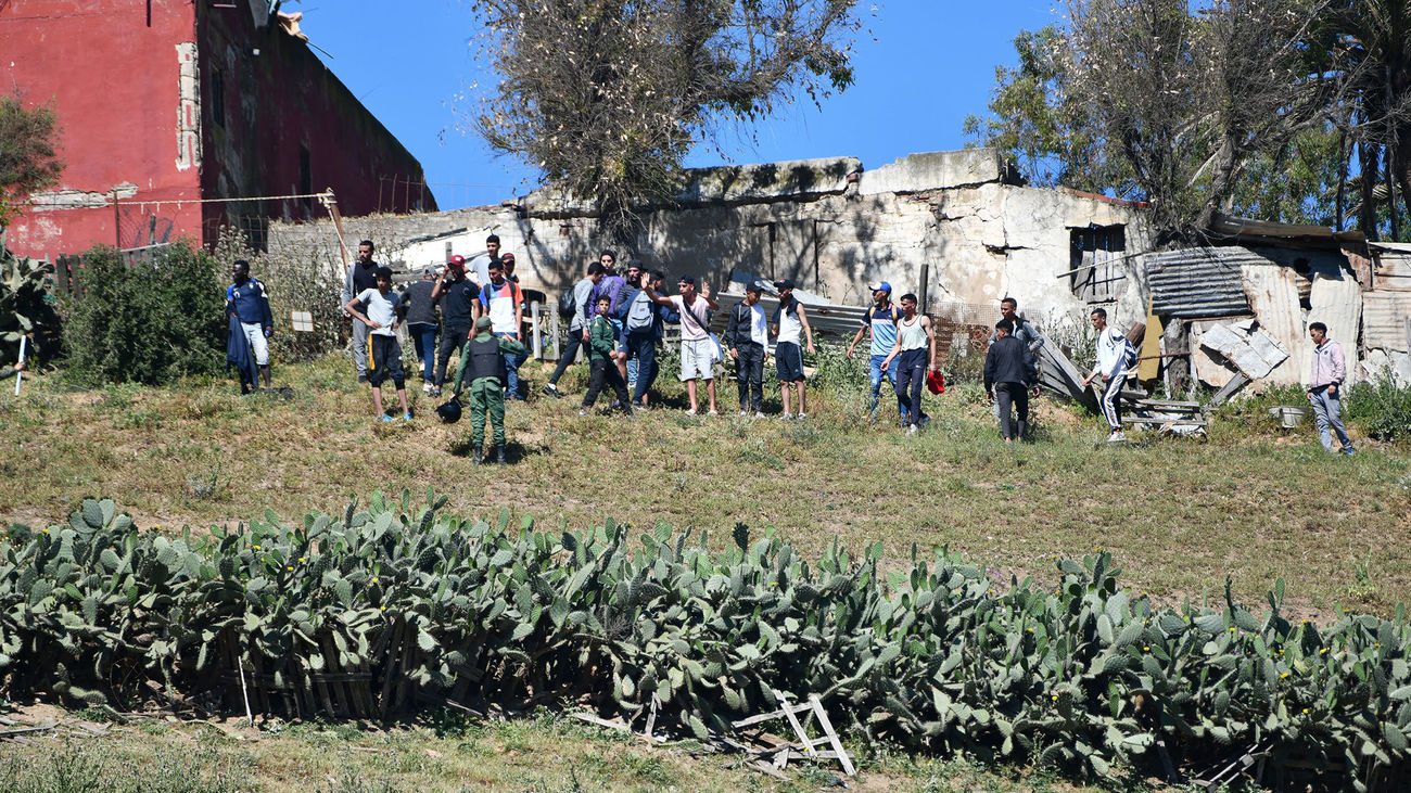 Los vecinos de Ceuta preocupados por las consecuencias de la crisis migratoria: "Es una invasión"