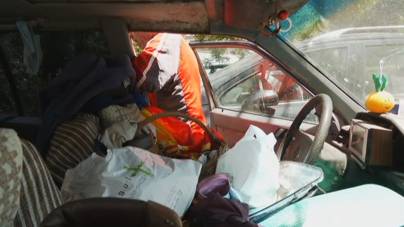 Un hombre de 73 años lleva cinco años viviendo en un coche en Villaverde