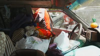 Un hombre de 73 años lleva cinco años viviendo en un coche en Villaverde