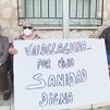 Valdelaguna sale a la calle para pedir que abran el consultorio médico