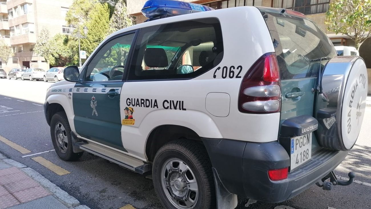 Vehículo de la Guardia Civil de Oviedo