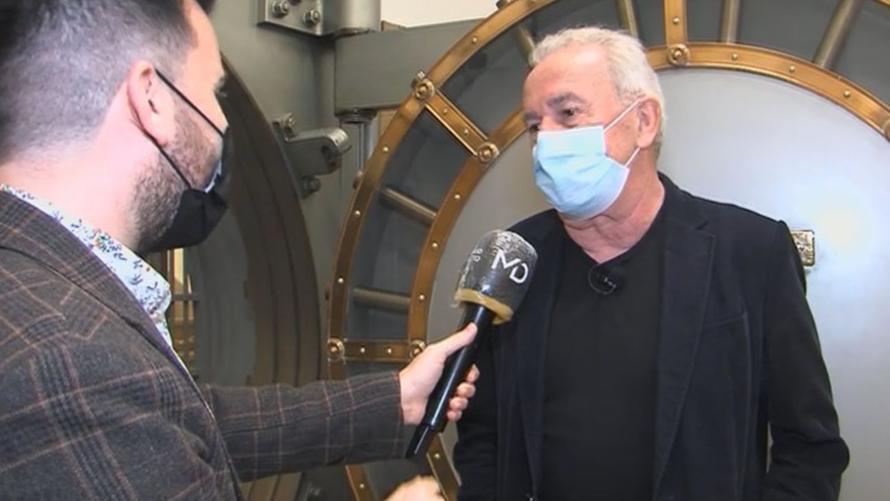 Víctor Manuel saca disco y se vuelve a subir a los escenarios