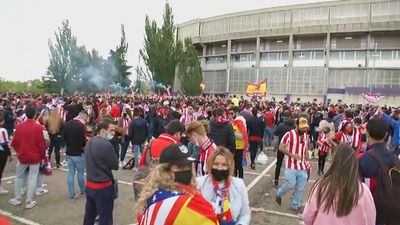 Así celebran los aficionados del Atlético de Madrid la victoria