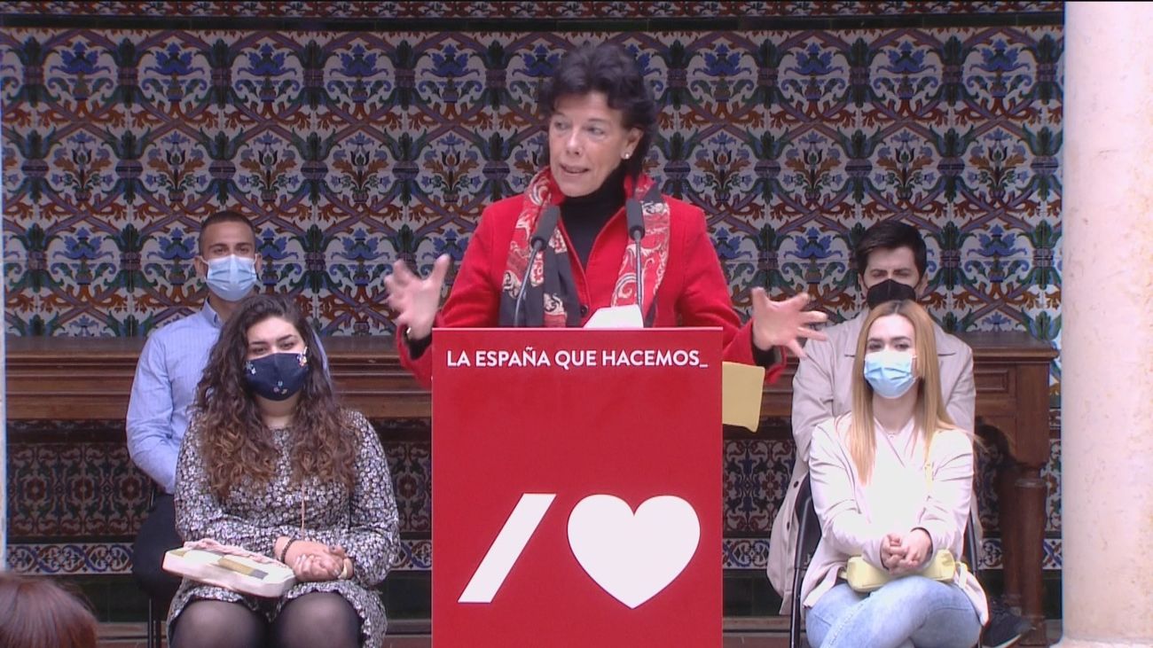 Isabel Celaá defiende que las leyes educativas en España tienen todas "sello socialista"
