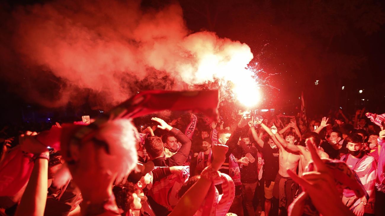 Tirón de orejas de los políticos a los atléticos... tras las felicitaciones el año pasado a los madridistas