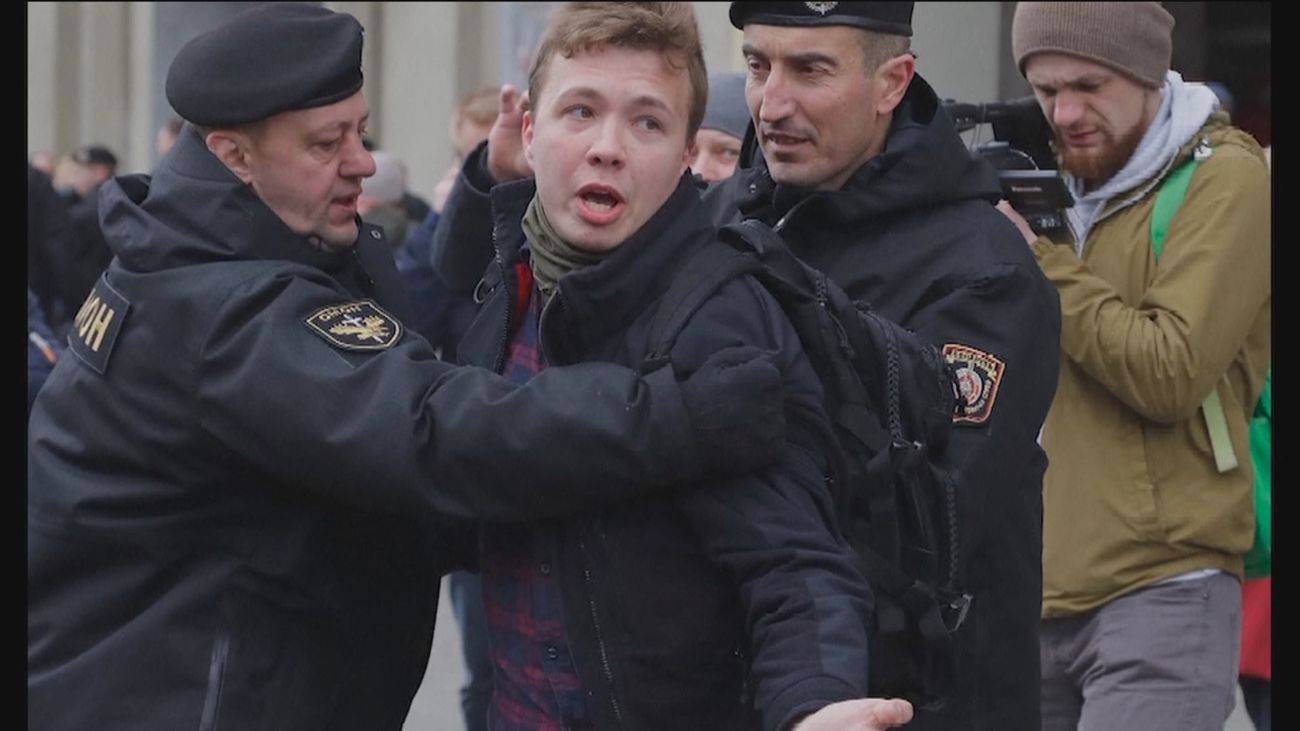 Bielorrusia afronta duras sanciones tras el desvío de un vuelo comercial para detener a un periodista