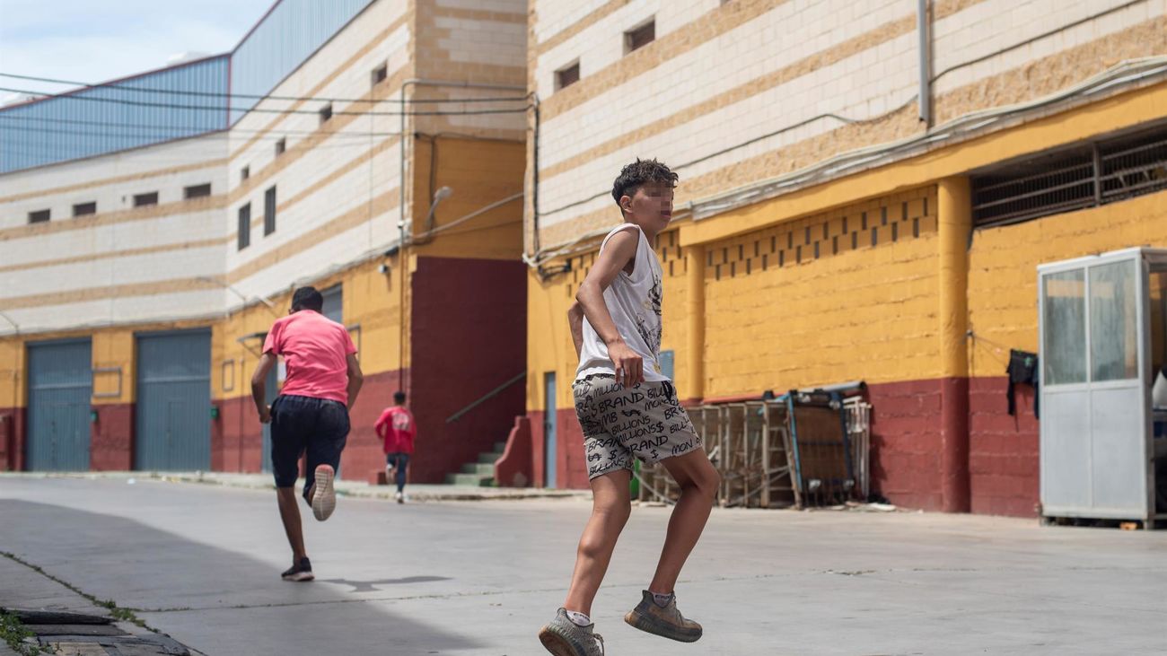 Ceuta habilita una nueva nave para albergar a otros 300 menores marroquíes