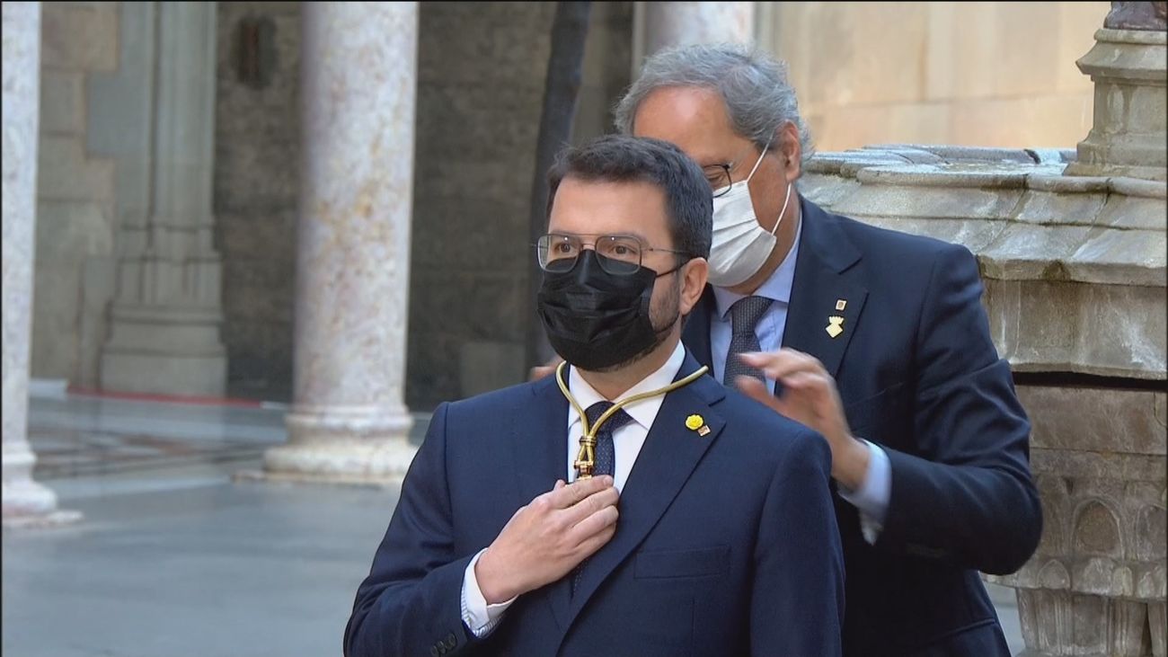 Aragonès promete su cargo sin referencias al rey o a la Constitución