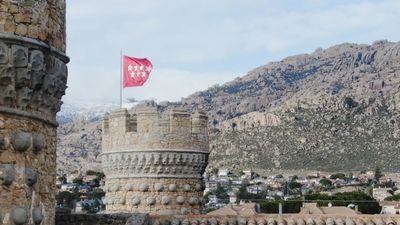 El imponente y palaciego castillo de Manzanares el Real