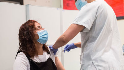 Madrid acelera la vacunación por el incremento de la variante india