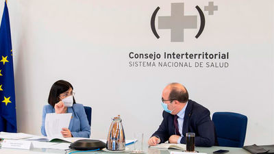 Darias avisa de que los contagios en menores de 50 años están incrementándose "ligeramente"